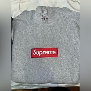 4 Piece Bundle 3 Crewnecks 1 Hoodie SZ XL